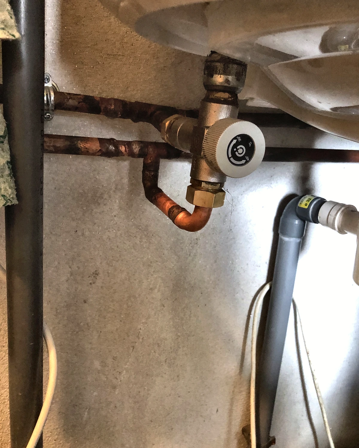 Raccordement cuivre chauffe-eau – Kerlan Plomberie